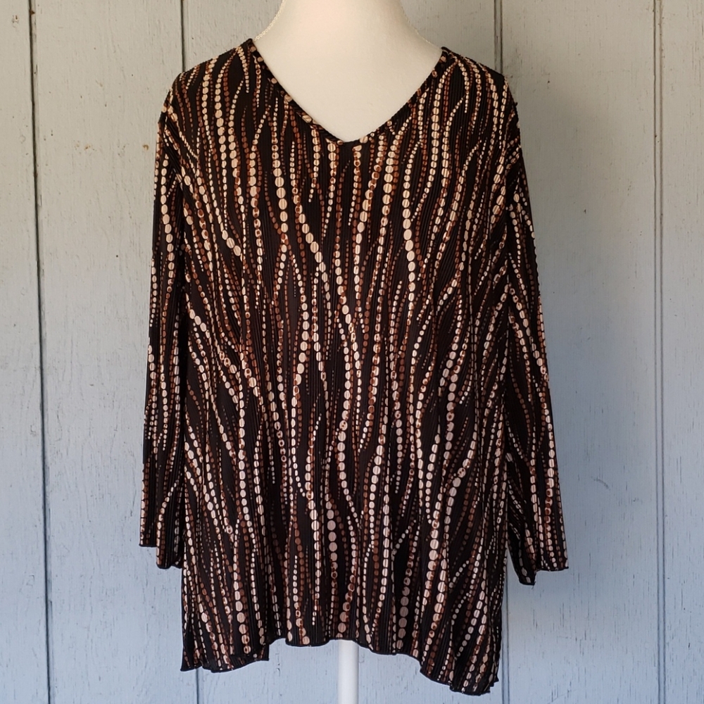 Polka Dot Top. Ribbed. 3/4 Sleeve